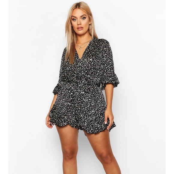 Boohoo Metallic Smudge Spot Ruffle Wrap Tie Playsuit - Picture 4 of 4